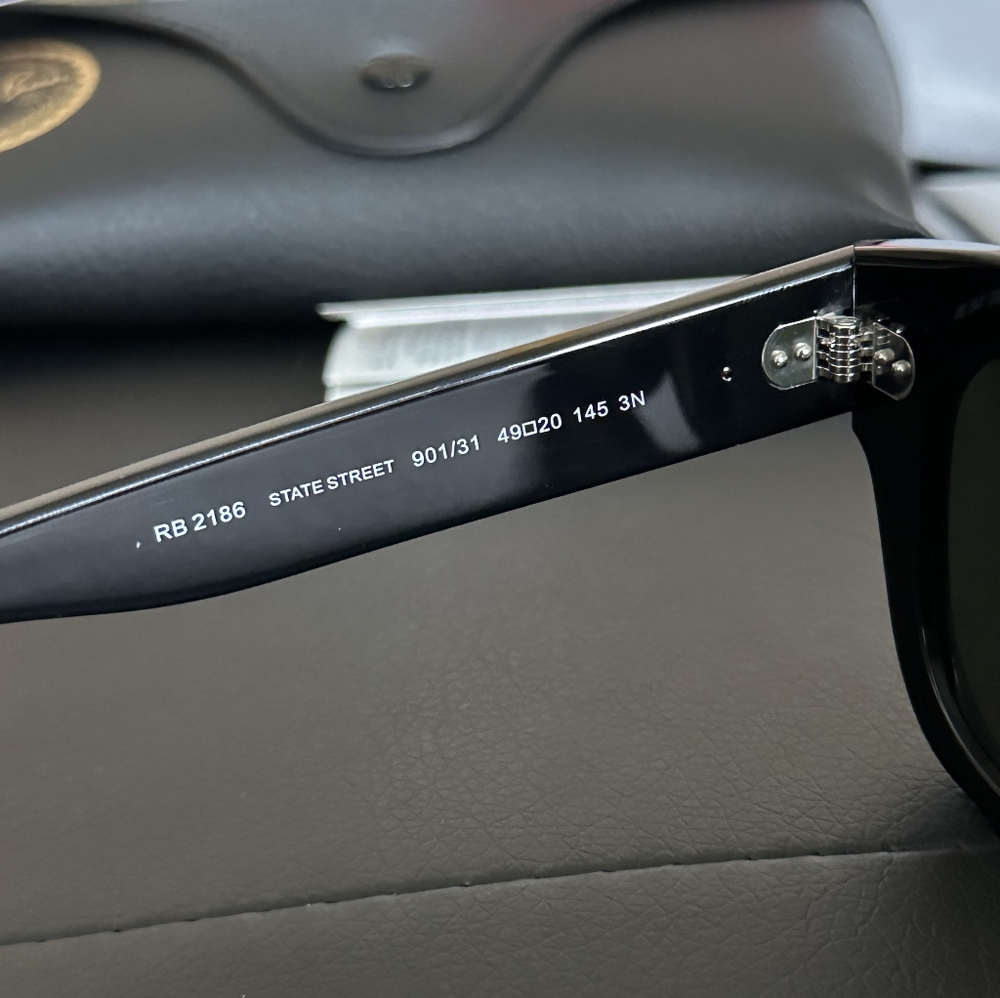 LIKE NEW RayBan State Street RB2186 Black Ray ban sunglasses - Picture 9 of 16